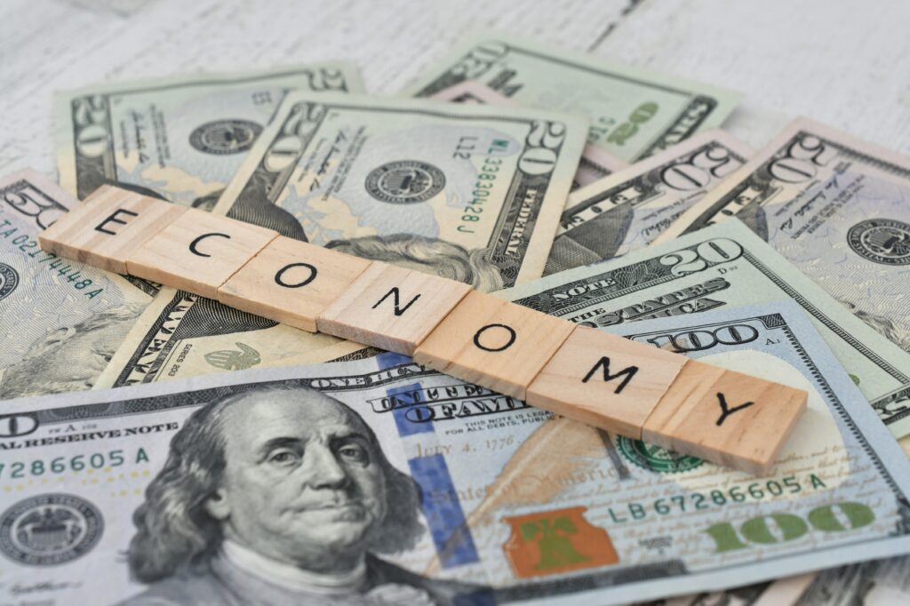 Fiscal Policy vs Monetary Policy